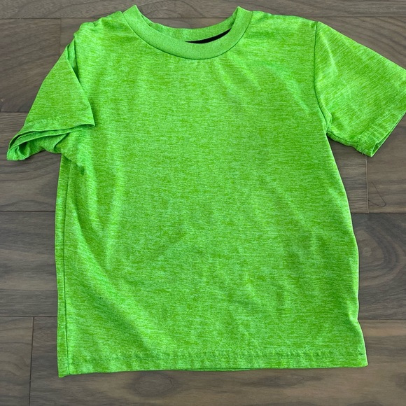 EUC 5 Boys 3T T Shirts - Picture 9 of 10